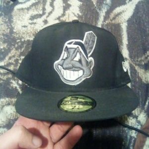 New era 7 1/2 black and white Indians Hat